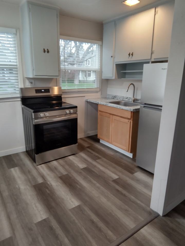 1927 W 2nd Ave #1 - Photo 3 of 6