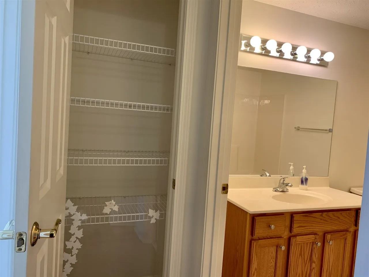 9 Crosswoods Path Blvd #B3 - Photo 5 of 7