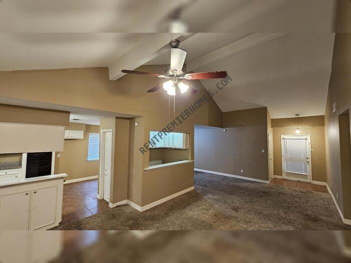 14807 Spring Lake Dr - Photo 3 of 21