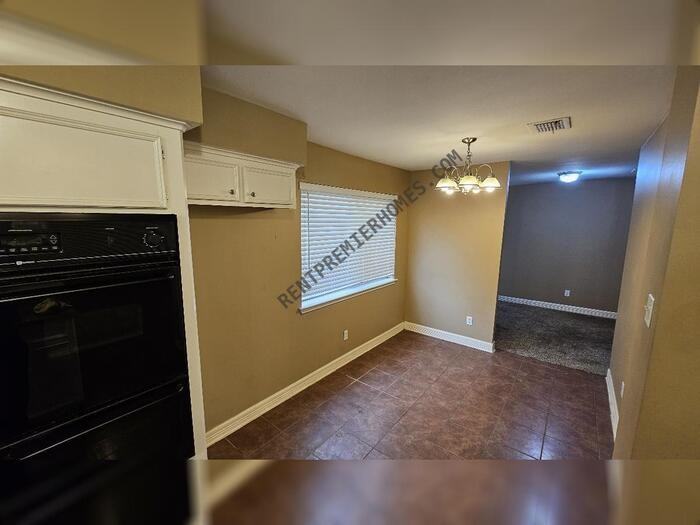 14807 Spring Lake Dr - Photo 7 of 21