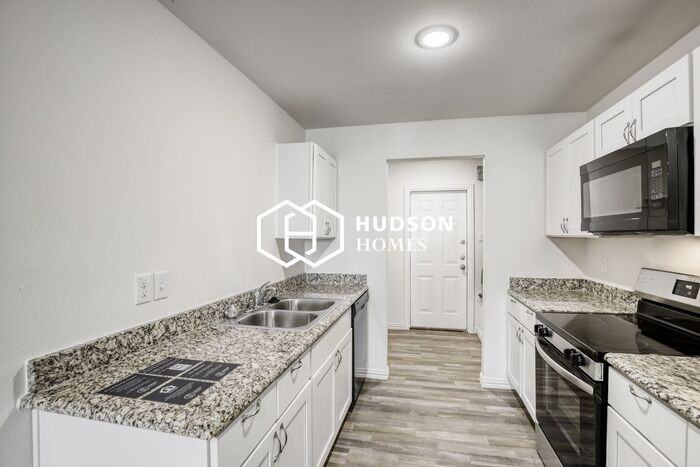 1123 Chappell St - Photo 5 of 14