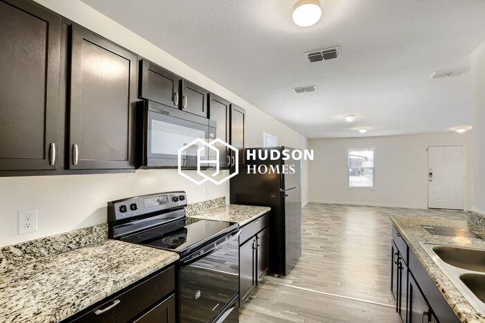 1215 S Lenox St - Photo 6 of 14