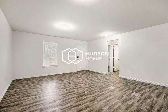 1221 N Whitten Ave - Photo 3 of 14