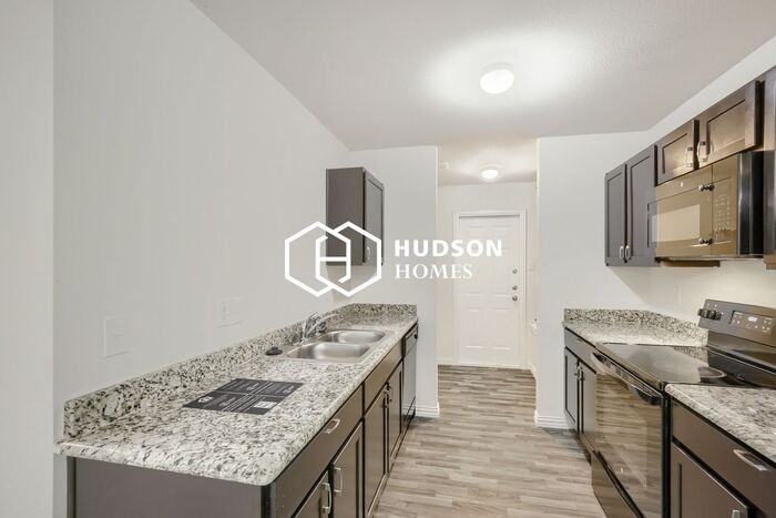 1221 N Whitten Ave - Photo 5 of 14