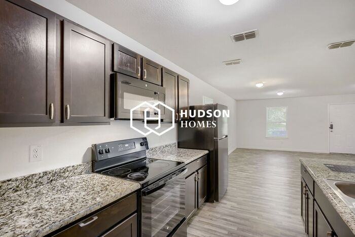 1221 N Whitten Ave - Photo 6 of 14