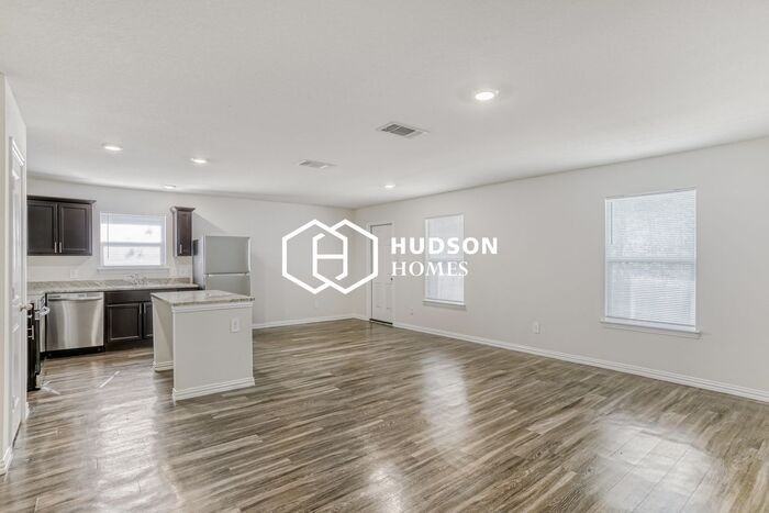 3812 Lynnfield St - Photo 3 of 14