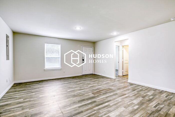 2115 Victory St - Photo 3 of 14