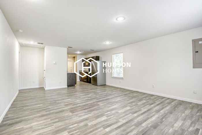 2115 Victory St - Photo 4 of 14