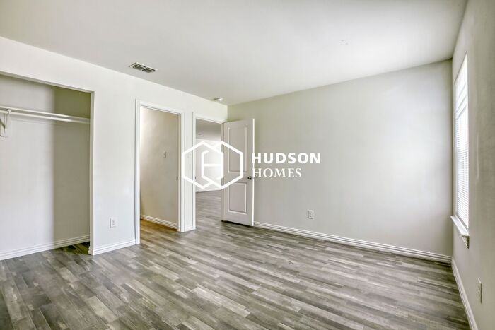 2115 Victory St - Photo 7 of 14