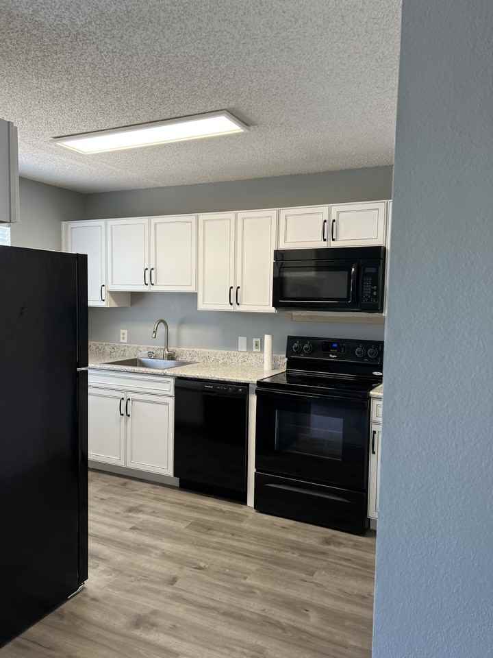 280 Myrtle Greens Dr #H - Photo 2 of 7