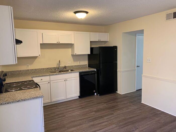 292 Hamilton Dr Ne #1 - Photo 7 of 11