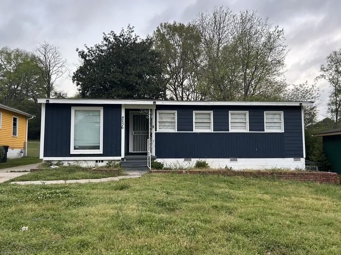 4236 39th Ave N - Photo 2 of 19