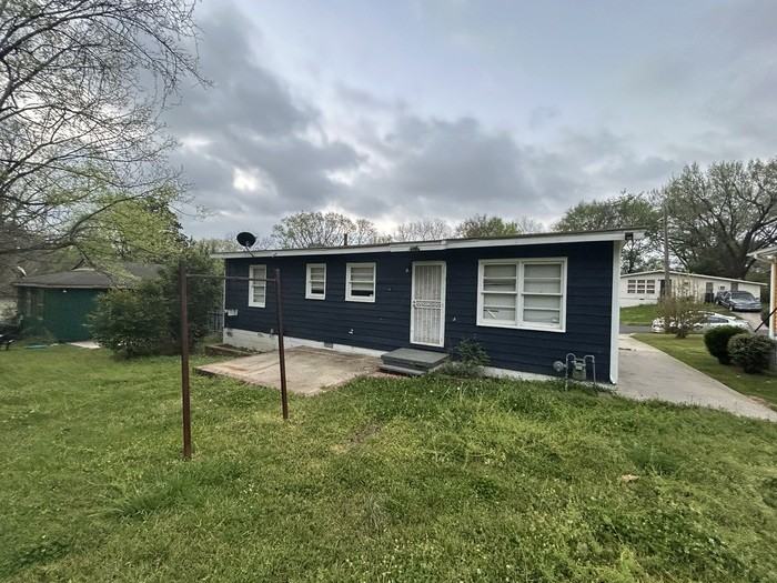 4236 39th Ave N - Photo 3 of 19