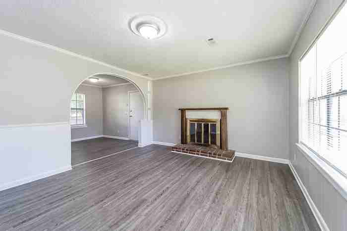 102 Inverness Ct - Photo 3 of 12