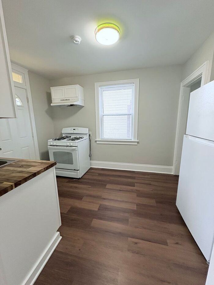 1488 Aberdeen Ave - Photo 4 of 15