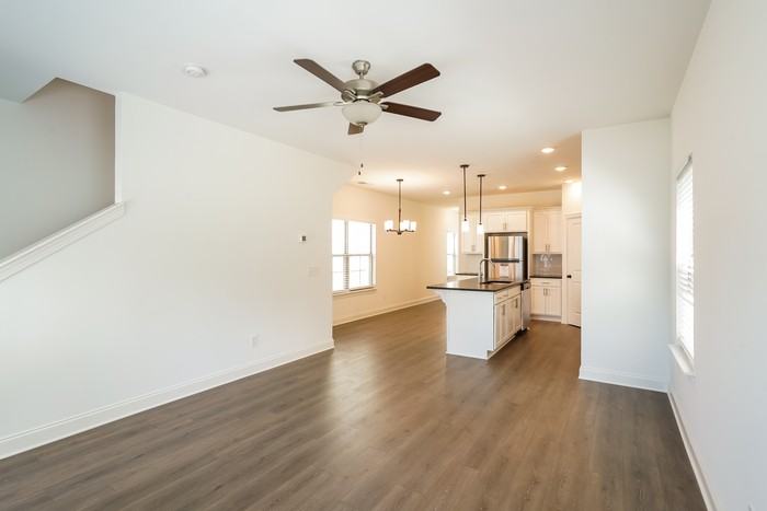 308 Lake St Apt B - Photo 4 of 11