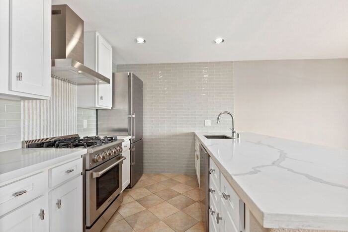 1301 Harbor Ave Sw #409 - Photo 3 of 46