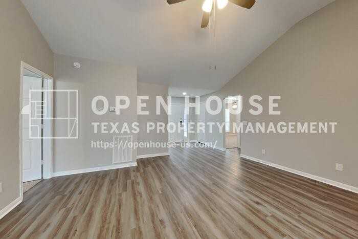 19018 Oakway Dr - Photo 4 of 22