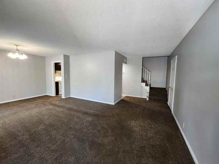 410 S 29th St #12 - Photo 2 of 8