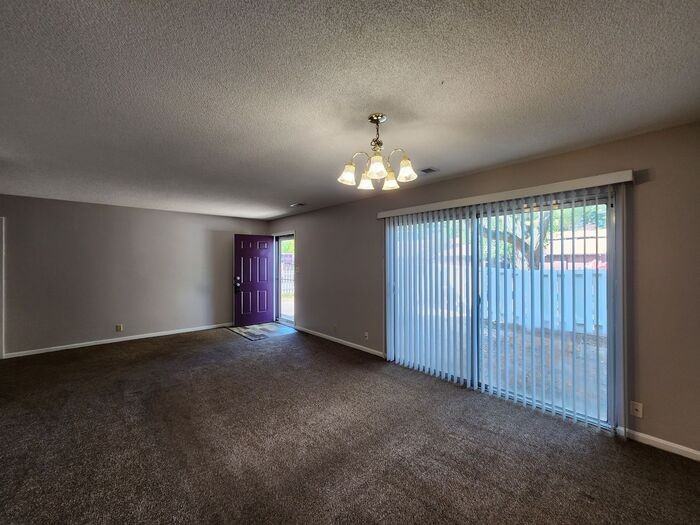 410 S 29th St #12 - Photo 3 of 8