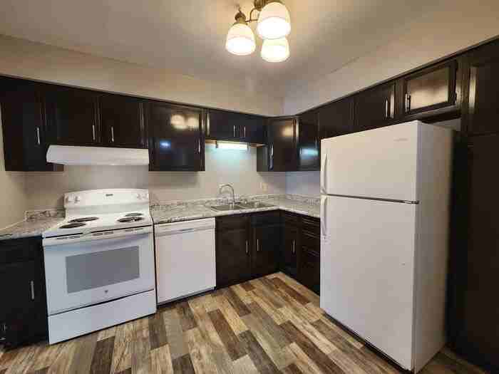 410 S 29th St #12 - Photo 4 of 8