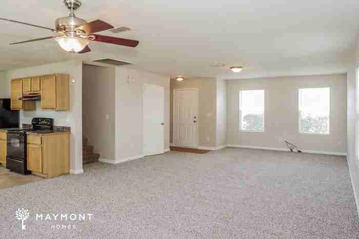 131 Ranier St - Photo 5 of 13