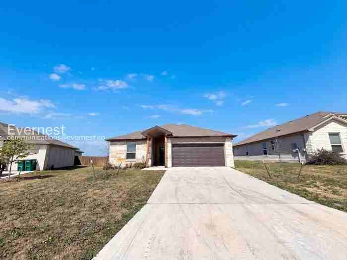 705 Freedom Cir - Photo 3 of 22