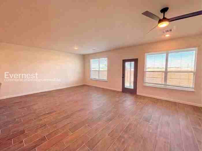 705 Freedom Cir - Photo 5 of 22