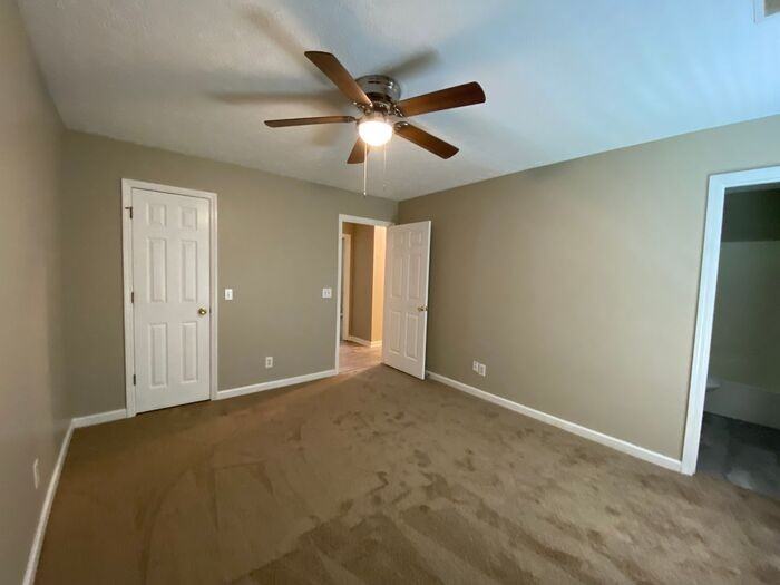 624 Toshas Ct - Photo 3 of 32