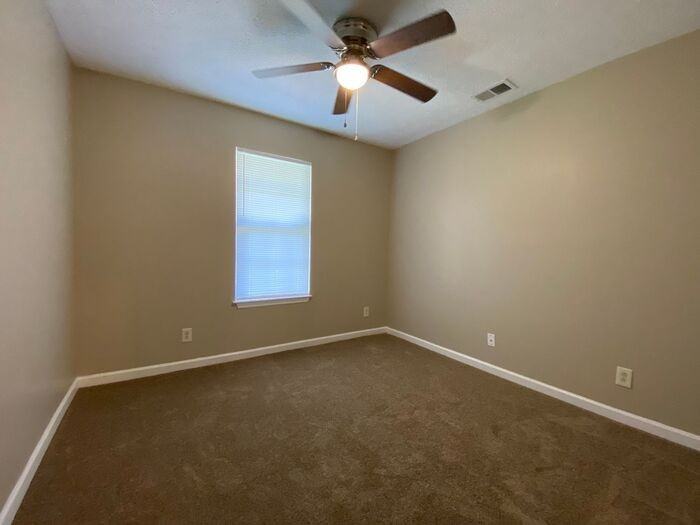 624 Toshas Ct - Photo 4 of 32