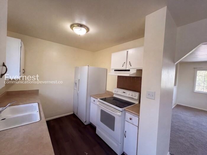 1456 Bonita Dr - Photo 3 of 16