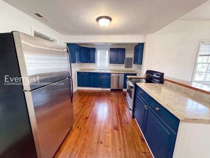 506 Alpha St S - Photo 2 of 22