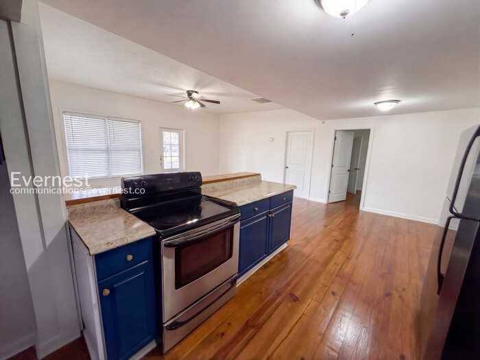 506 Alpha St S - Photo 3 of 22