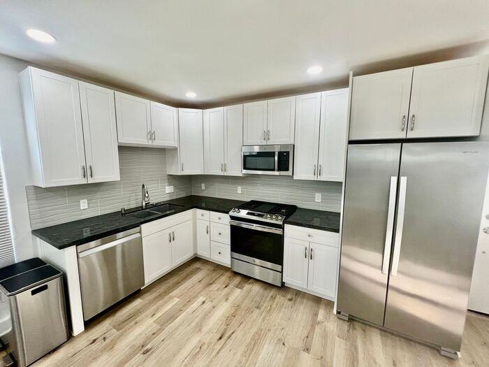 2156 Diamond St - Photo 5 of 15