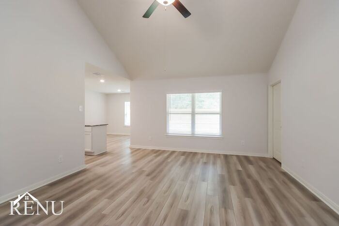 10478 Sweetwater Creek Dr - Photo 5 of 19