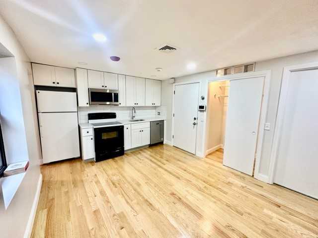 25 Fleet St #3 - Photo 3 of 8