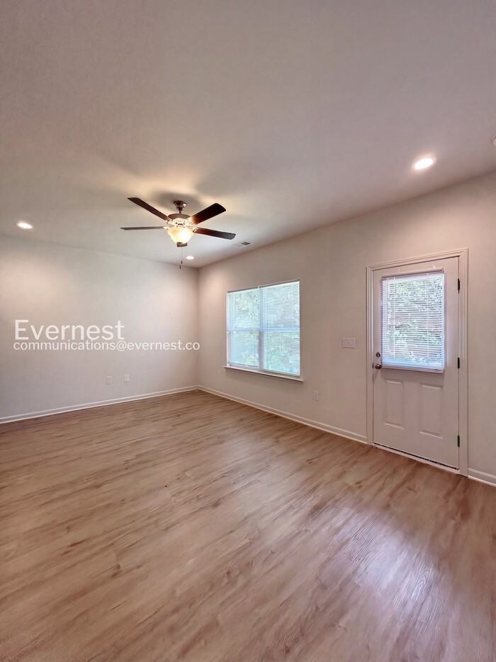 1808 Hemlock Ave - Photo 3 of 16