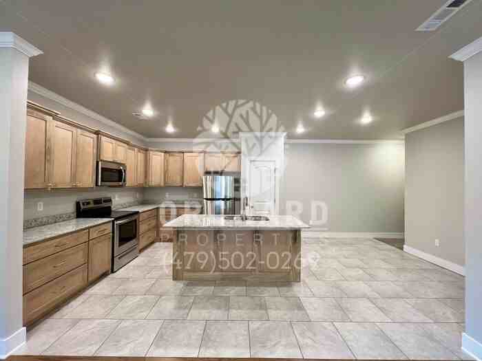 544 Bradford Dr - Photo 2 of 20