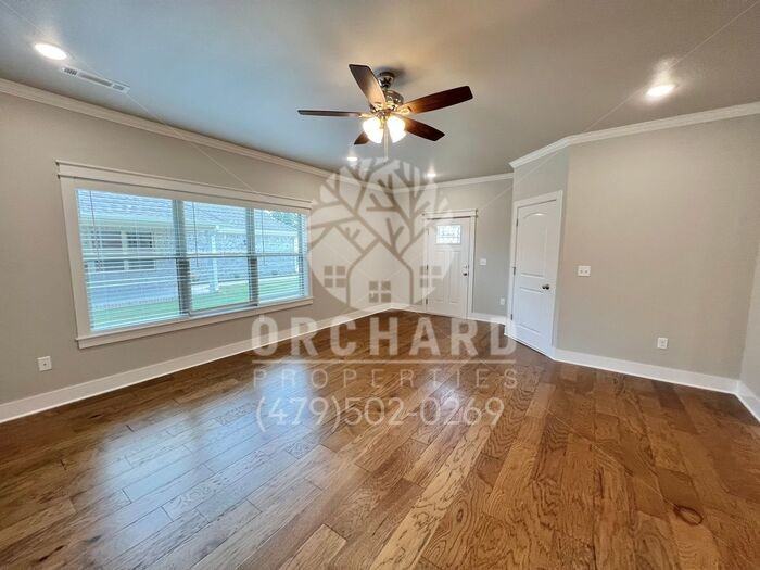544 Bradford Dr - Photo 4 of 20