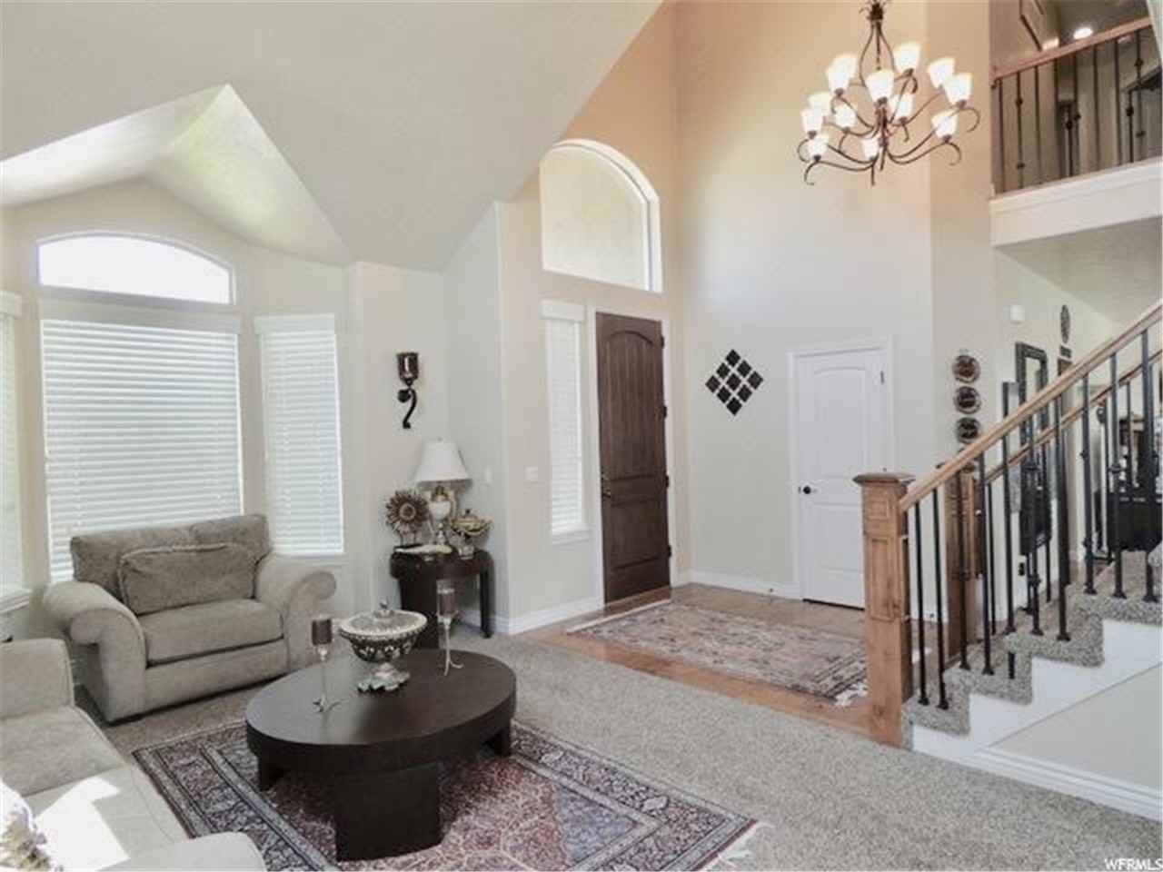 3080 N Crest Dr - Photo 6 of 43