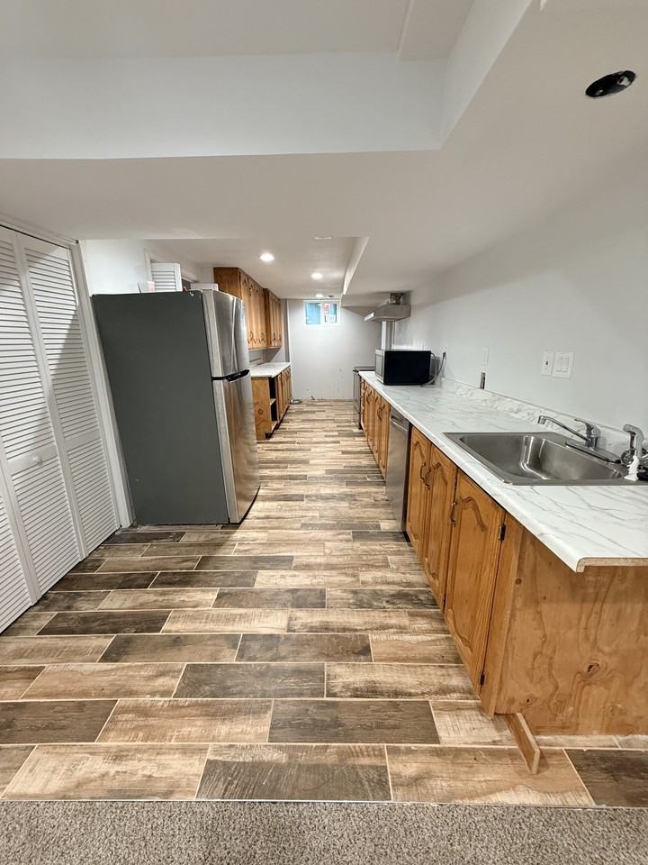 1318 E Gordon Ave - Photo 3 of 18