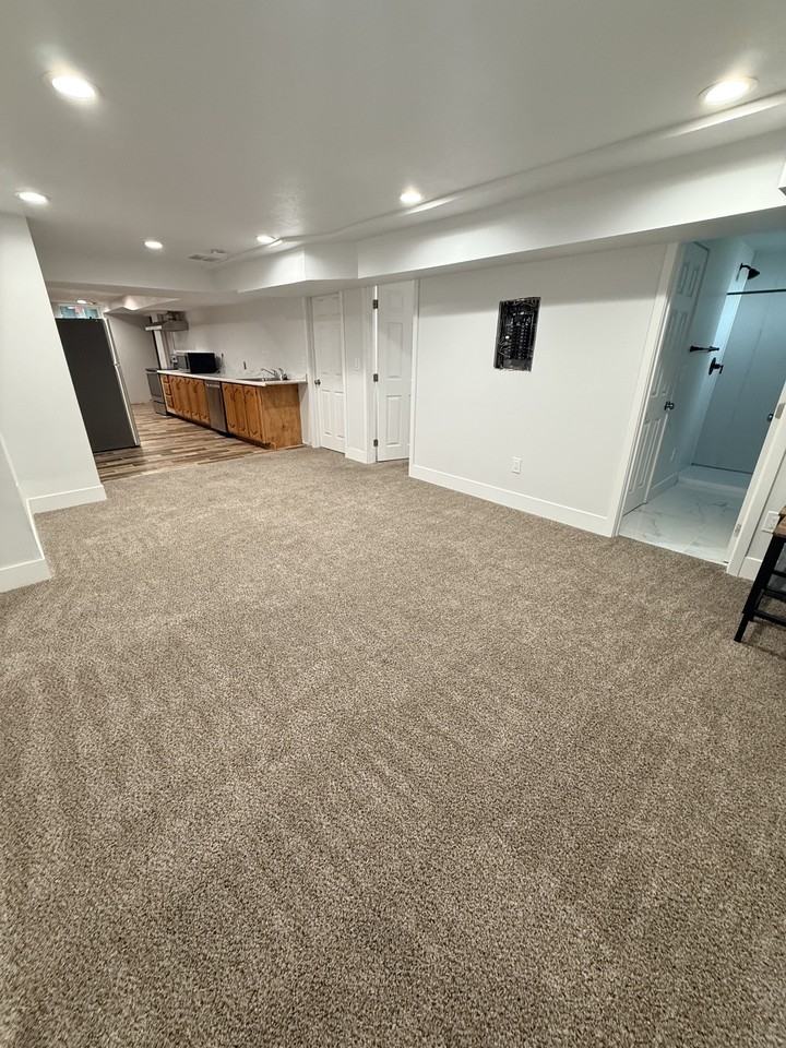 1318 E Gordon Ave - Photo 5 of 18