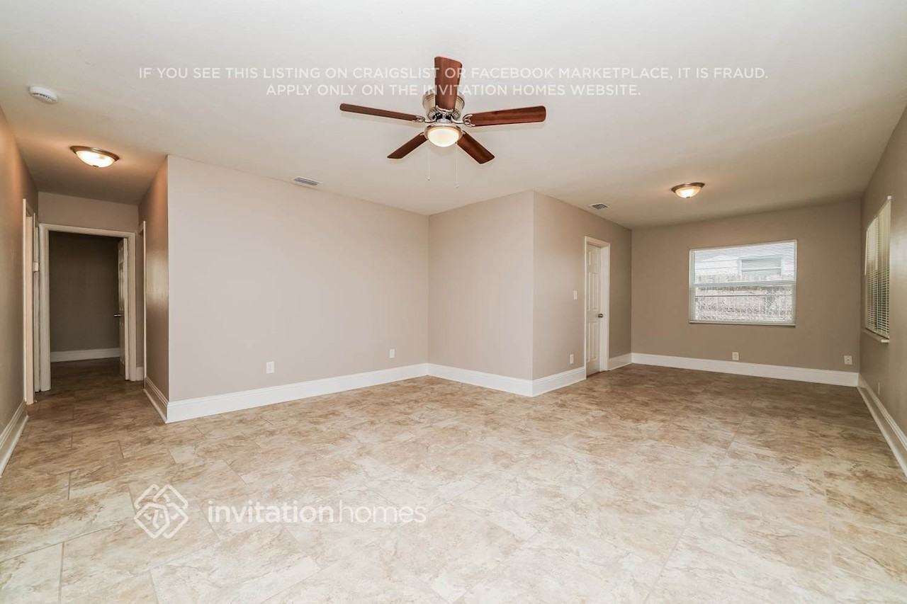 3704 N Clearfield Ave - Photo 4 of 17