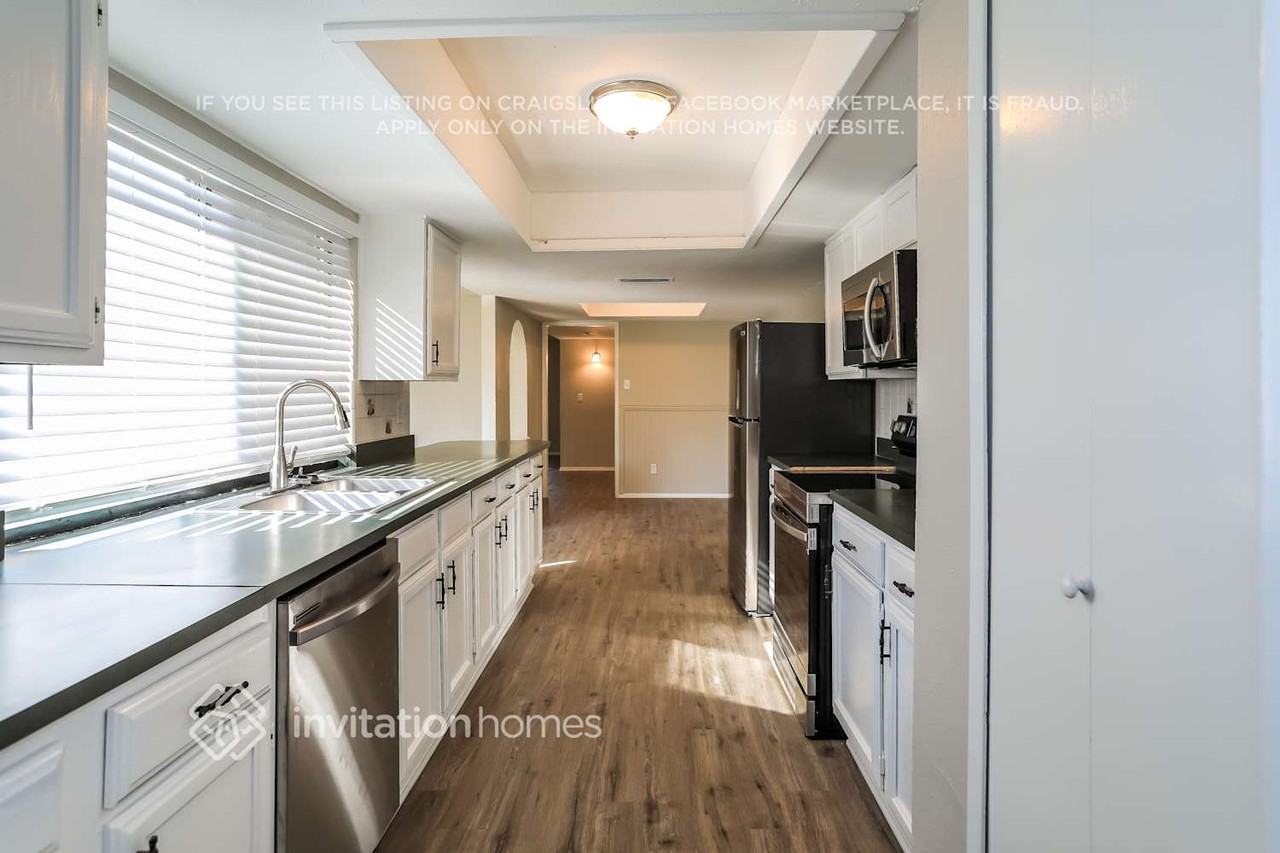 6304 Jennings Dr - Photo 5 of 13