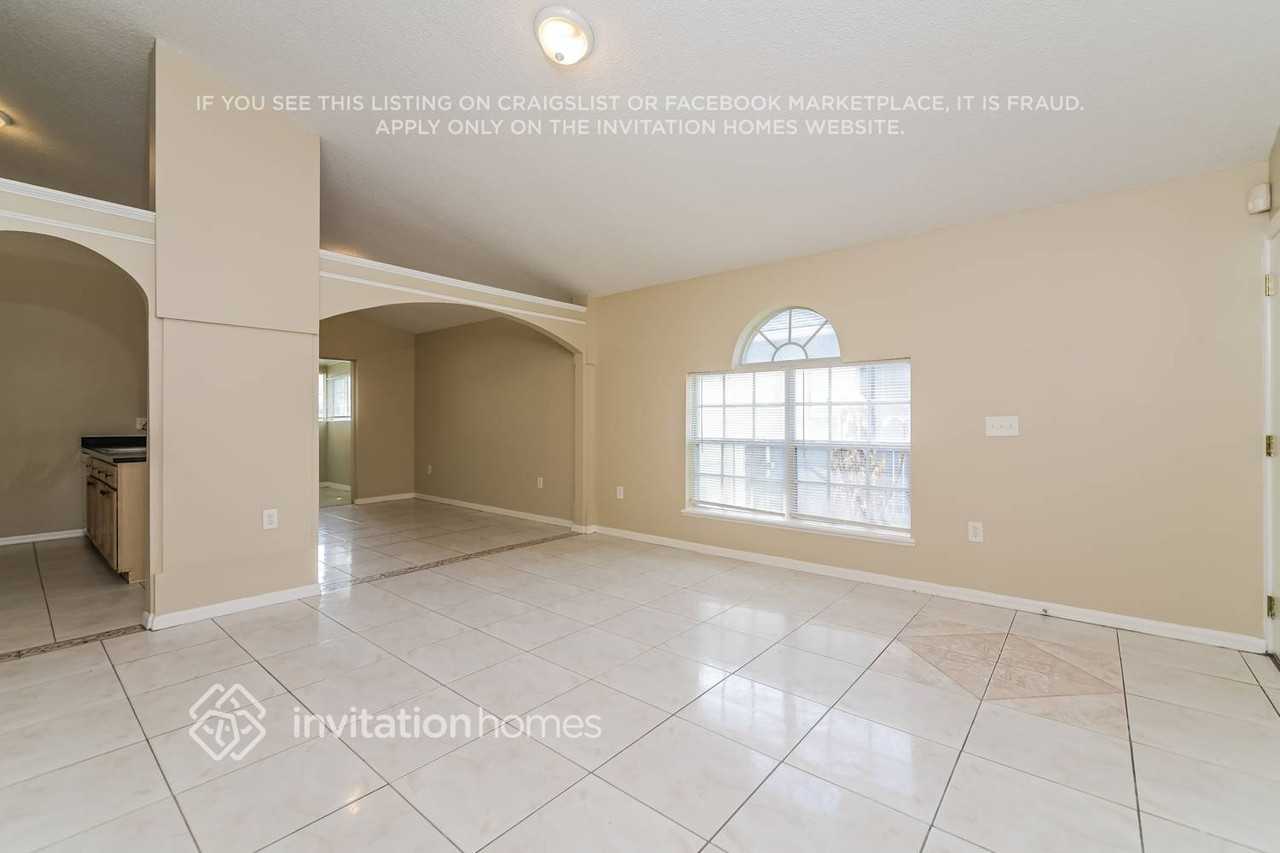 2419 Parsons Pond Cir - Photo 3 of 17