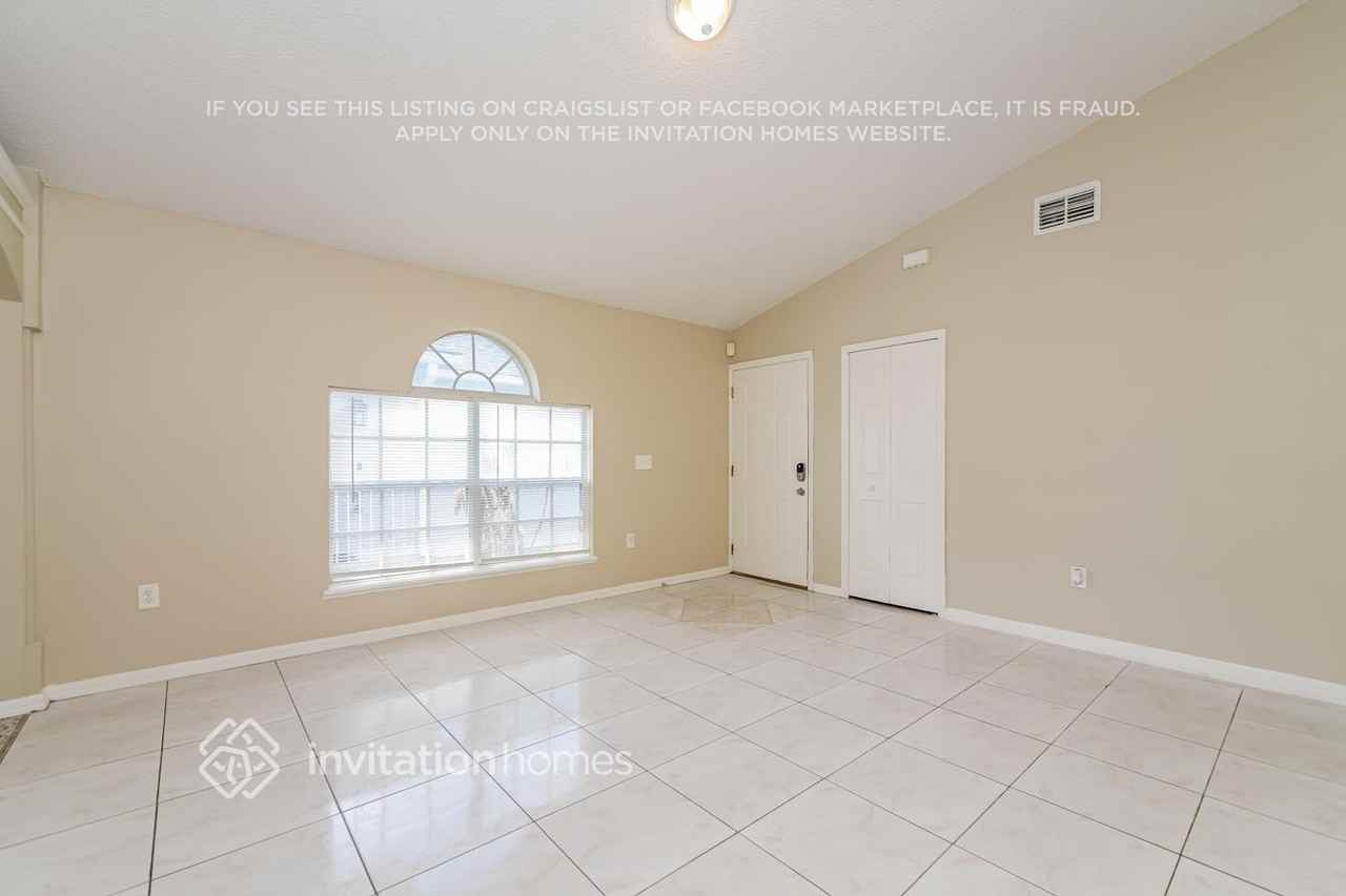 2419 Parsons Pond Cir - Photo 4 of 17