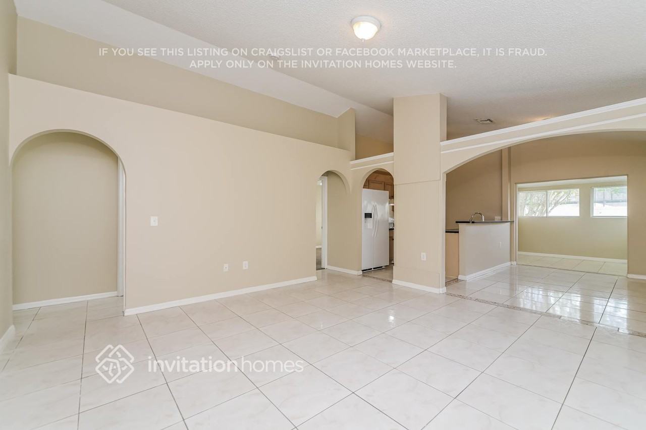 2419 Parsons Pond Cir - Photo 5 of 17