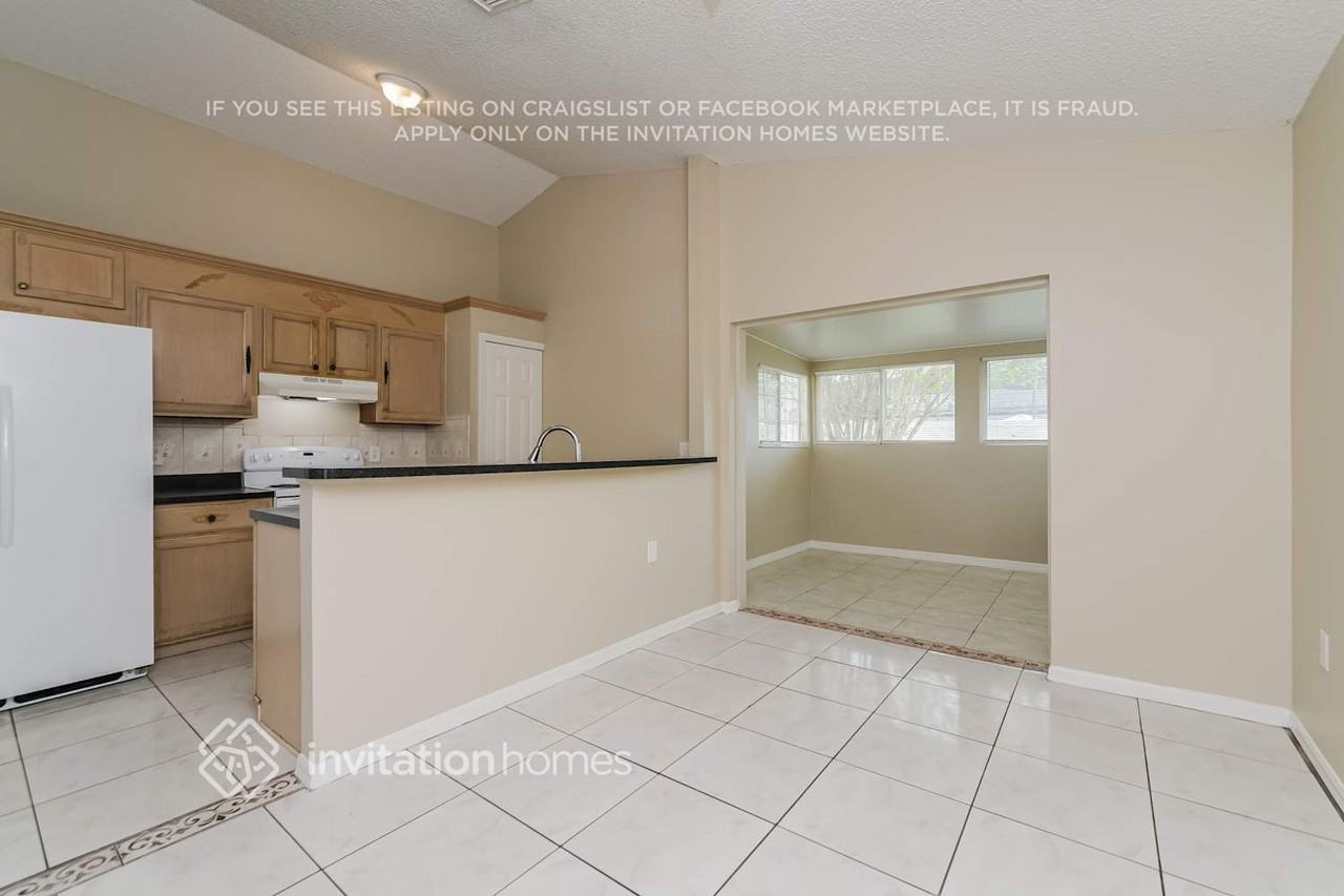 2419 Parsons Pond Cir - Photo 6 of 17