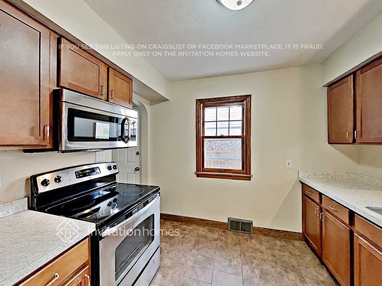 5628 33rd Ave S - Photo 7 of 24