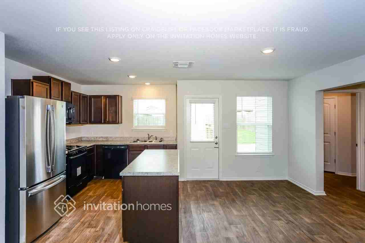 9807 Spotted Rose - Photo 5 of 15